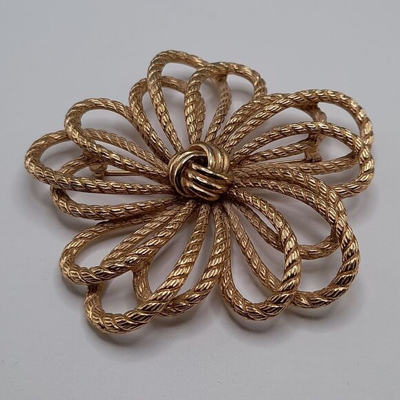 Vintage Brooch MONET Flower Rope Cord Pin, Gold Plated, 3 Inch - Picture 11 of 12